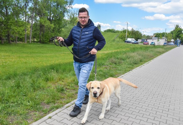 Dariusz Kutzner, właściciel sympatycznego Bazyla podkreśla, że wybieg dla psów, to fantastyczna i bardzo potrzebna inicjatywa