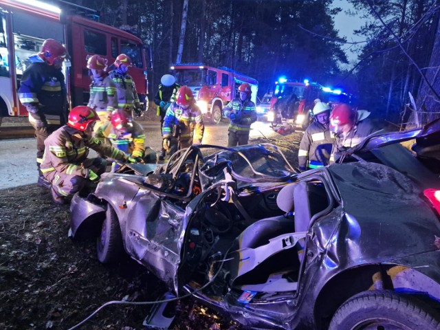 Tragiczny wypadek na drodze nr 1919 w miejscowości Adamów, w powiecie lipskim na Mazowszu