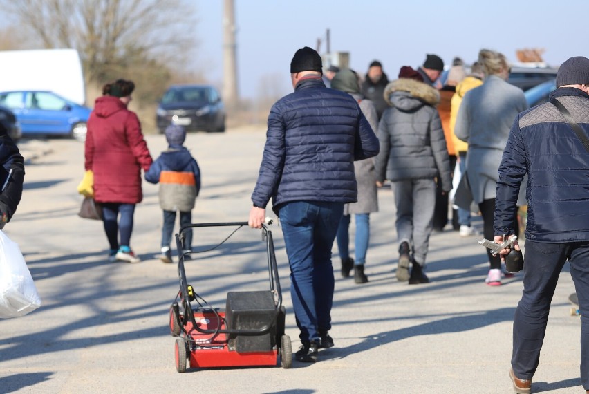 Giełda w Gorzowie odbywa się co niedzielę pomiędzy 7.00 a...