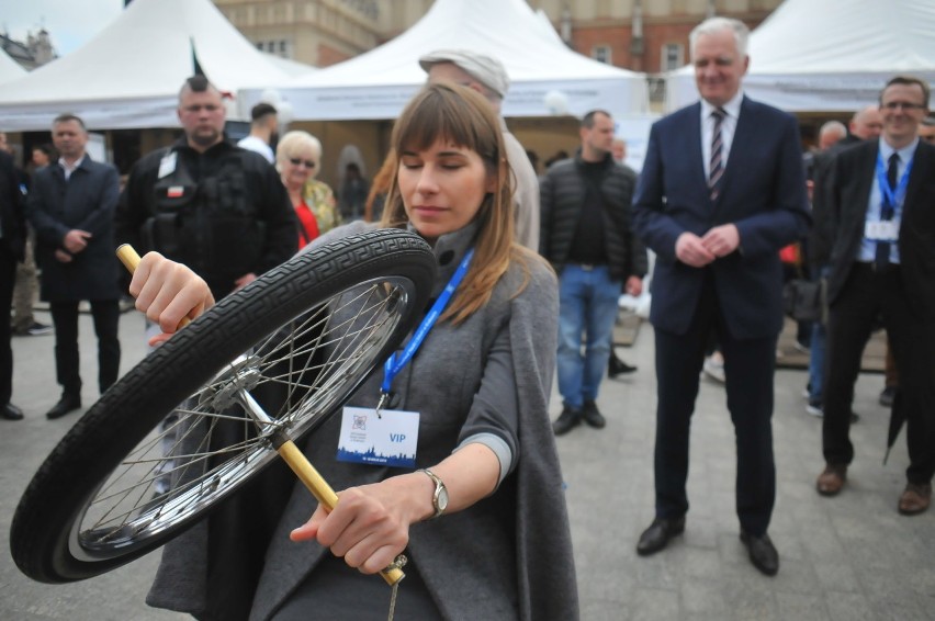 Kraków. Trwa XIX edycja Festiwalu Nauki i Sztuki [ZDJĘCIA]