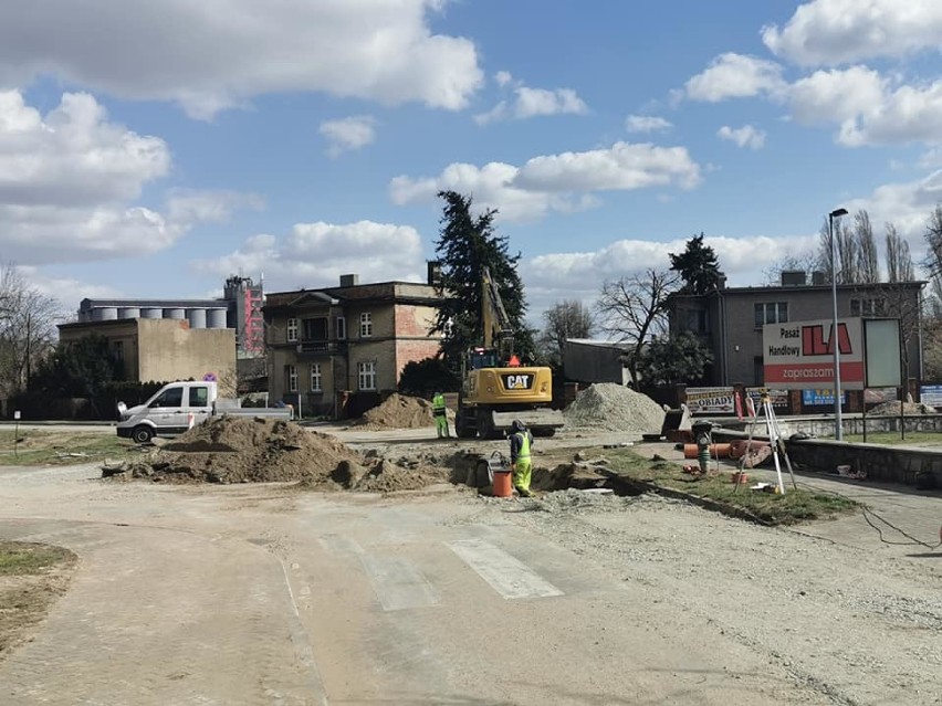 Pleszew. Prace idą szybciej niż zaplanowano. Budowa ronda coraz bliżej