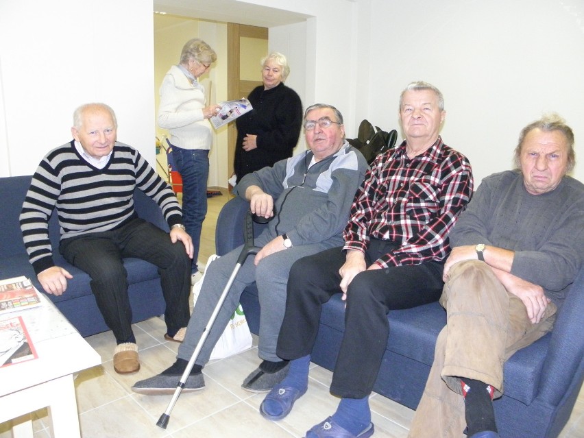 Seniorzy z Żor uciekają z samotni do nowego domu w Roju [ZDJĘCIA]