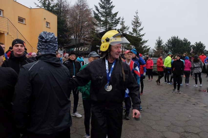 Od 28 lat w Chojnicach biegacze 1 stycznia truchtają...