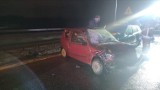 Kraków. Nocny wypadek na A4. Auto wypakowane po dach... kłodami drewna