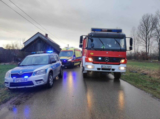 Do zdarzenia doszło w miejscowości Radwan. Uratowany mężczyzna trafił do szpitala.