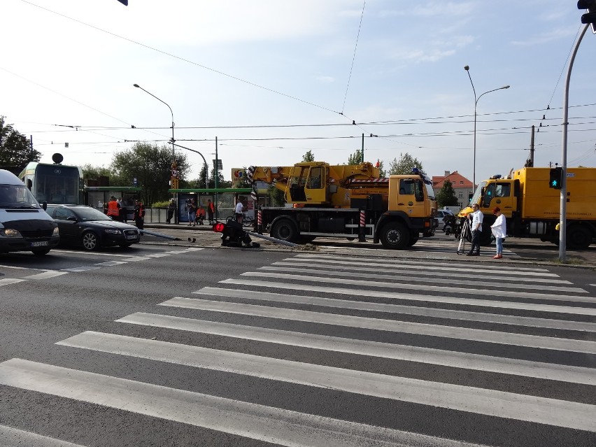 Wykolejenie tramwaju linii nr 18 na ul. Królowej Jadwigi