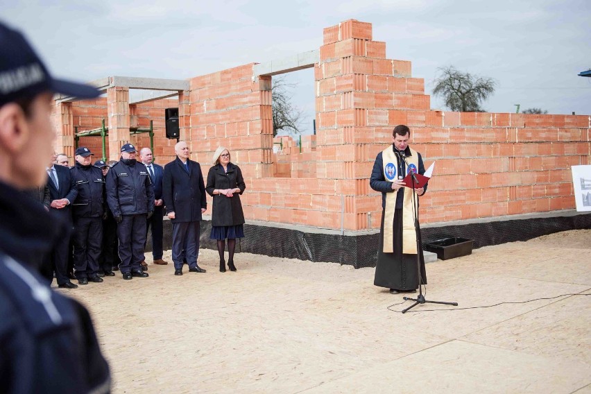 Wmurowano akt erekcyjny pod nowy komisariat policji w Widawie [zdjęcia]