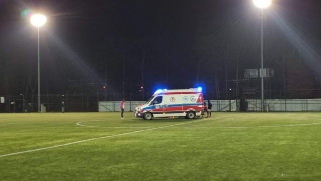 U 22-letniego zawodnika Tarnovii doszło do zatrzymania krążenia. Był reanimowamy, a później trafił do szpitala