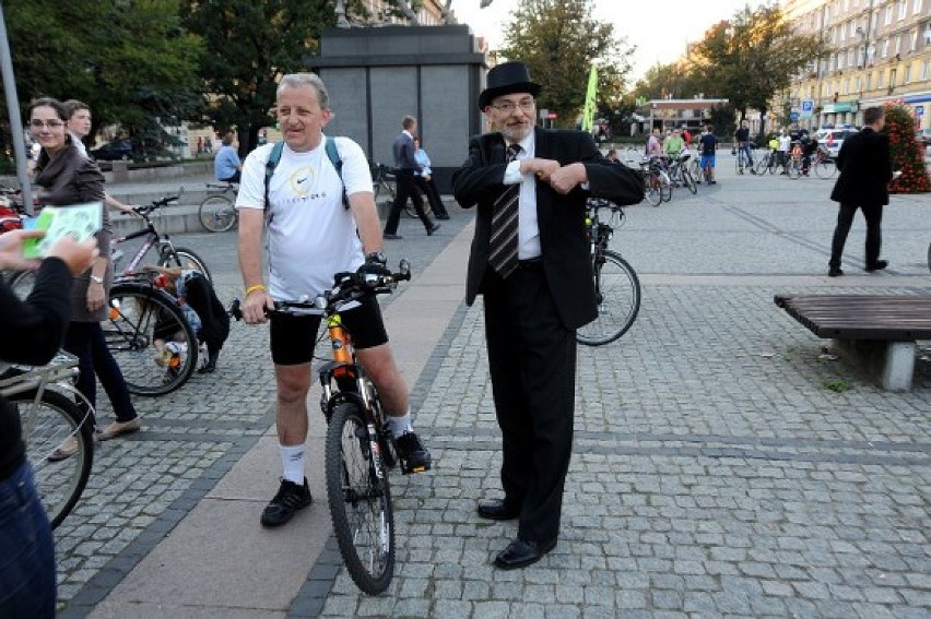 Rowerzyści tradycyjnie spotkali się na pl. Lotników.