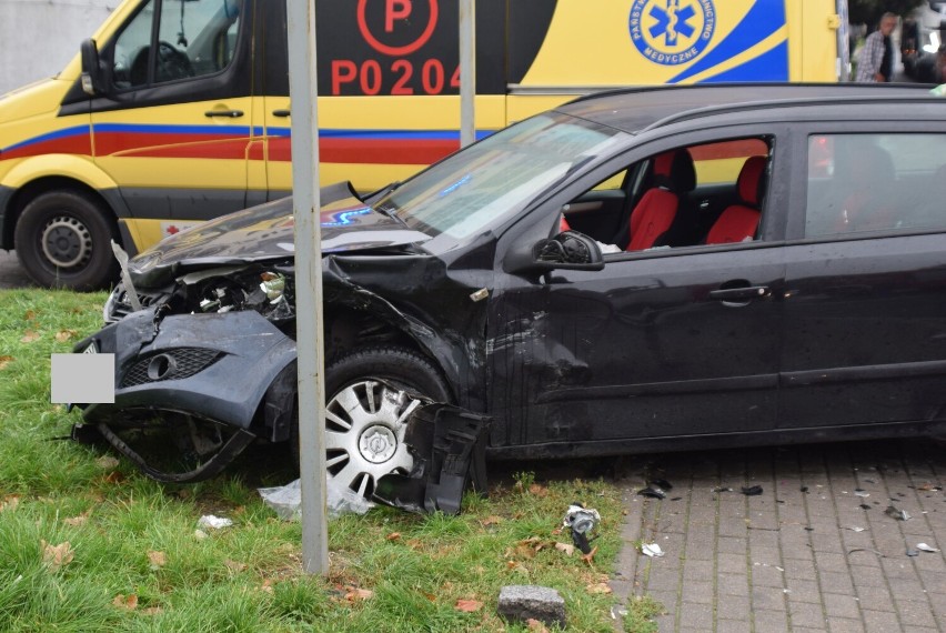 Gniezno. Wypadek na ulicy Łaskiego. Jedna osoba jest...