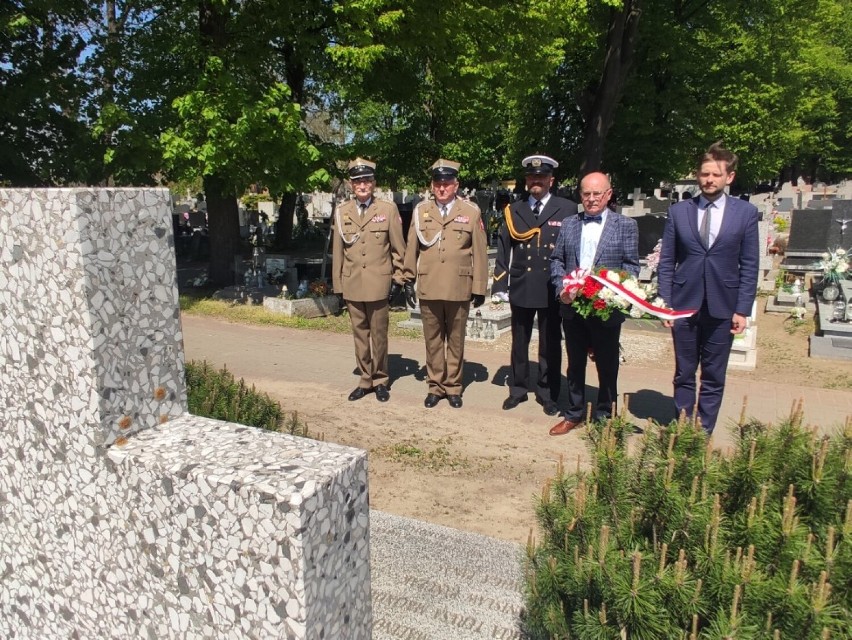 Przedstawiciele władz samorządowych oddali hołd ofiarom wojny