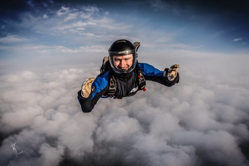 Wyjątkowe wyzwanie - 50 skoków ze spadochronem w ciągu 1 dnia!