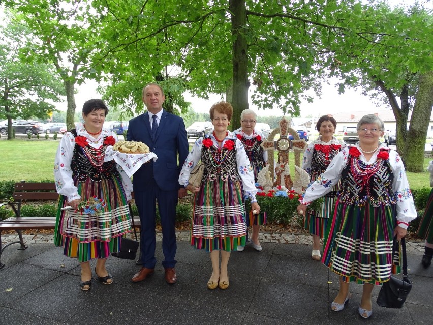 Dożynki parafialne w Sanktuarium św. Anny w Smardzewicach i powitanie nowego proboszcza [ZDJĘCIA]