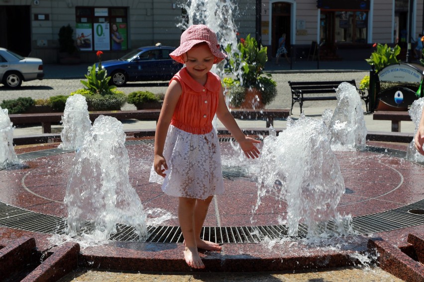 Nowy Sącz. Tak mieszkańcy radzą sobie z upałami [ZDJĘCIA, WIDEO]