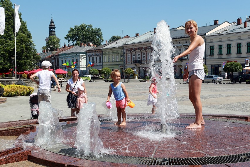 Nowy Sącz. Tak mieszkańcy radzą sobie z upałami [ZDJĘCIA, WIDEO]