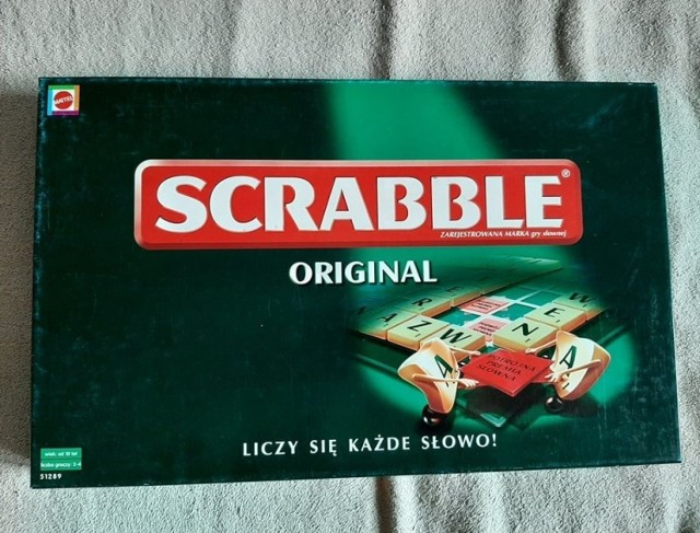 Scrabble

Od lat niezmierny towarzysz rozgrywek rodzinnych. Zasada jest prosta - tworzymy słowa przy pomocy liter, które wylosowaliśmy i zgarniamy punkty. Trzeba nieźle się nagimnastykować, ale zabawa jest przednia. 

Zobacz kolejne propozycje. Przesuń w prawo - wciśnij strzałkę lub przycisk NASTĘPNE