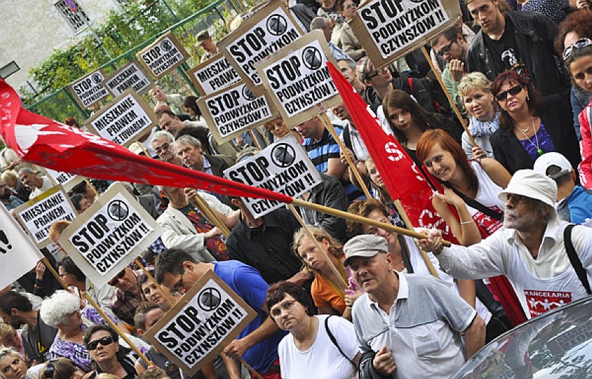 Około 500 osób protestowało przeciwko podwyżkom czynszów i...