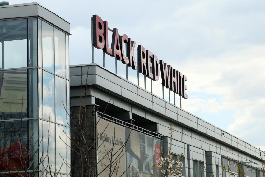 Pozostałe sklepy Black Red White w Toruniu działają przy:...