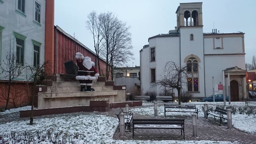 Ozdoby świąteczne na ulicach Siemianowic [ZDJĘCIA]