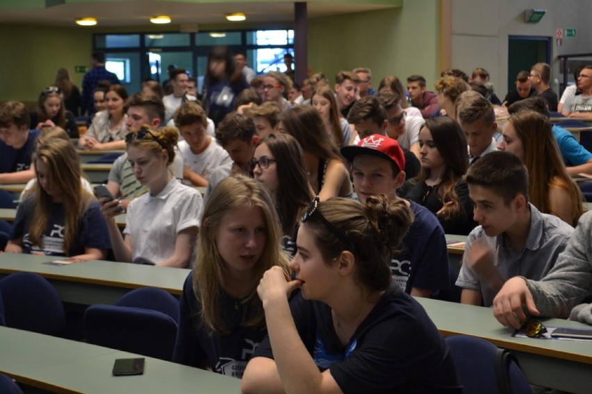 Częstochowski Uniwersytet Młodzieżowy pożegnał kolejnych "studentów" [ZDJĘCIA]