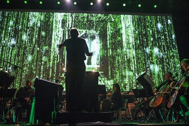Kompozytor Don Davis podczas "Matrix Live – Film in Concert", podczas 6. edycji FMF