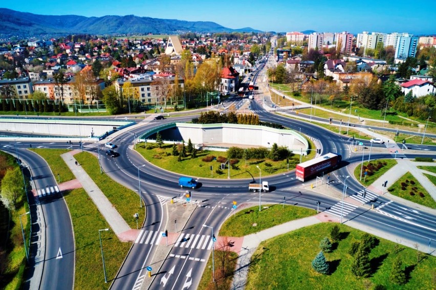 Bielsko-Biała: Rozbudowa ul. Cieszyńskiej nie uniknie kłopotów z powodów koronawirusa [ZDJĘCIA Z DRONA]