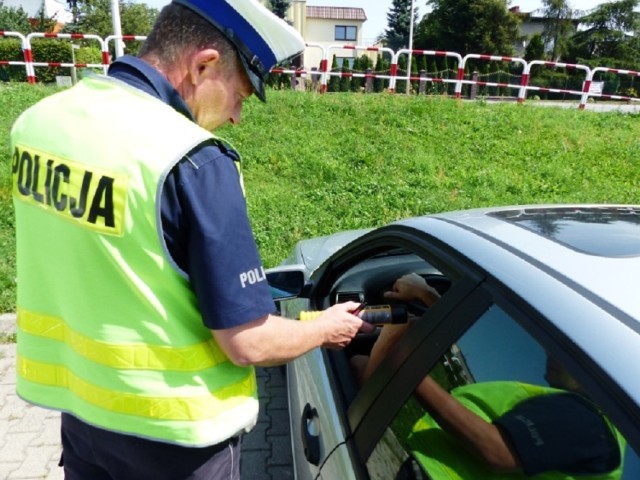 Kaliska policja w akcji bezpieczny weekend