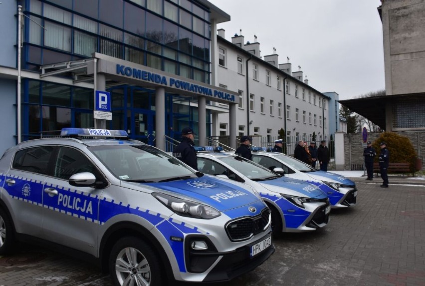 Trzy nowe samochody dla jarosławskich policjantów [ZDJĘCIA]