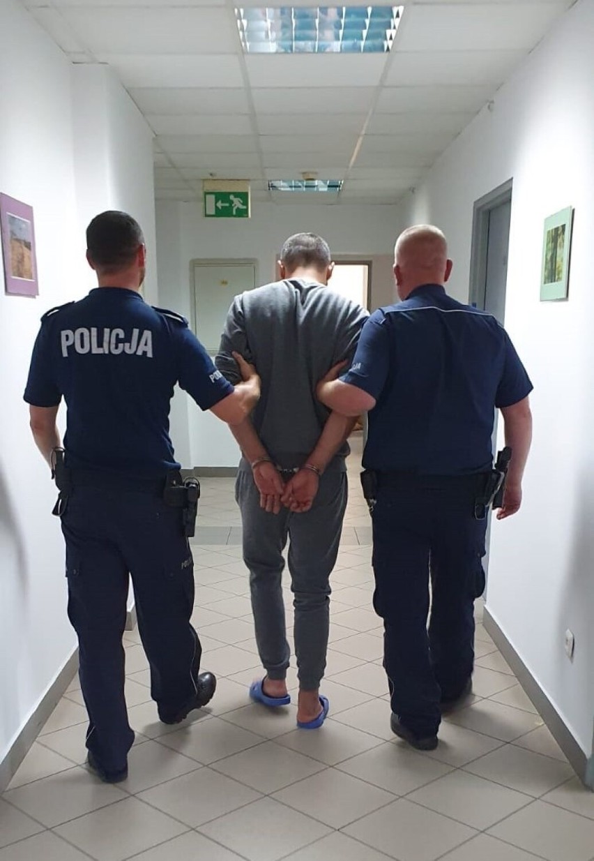 Bójka z użyciem noża na stacji benzynowej w Słomnikach. Zatrzymano trzy osoby, w tym rannego