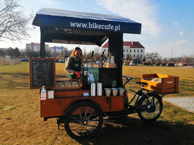 Kawa z roweru na bulwarze w Głogowie. Stanął tam uroczy Bike Café