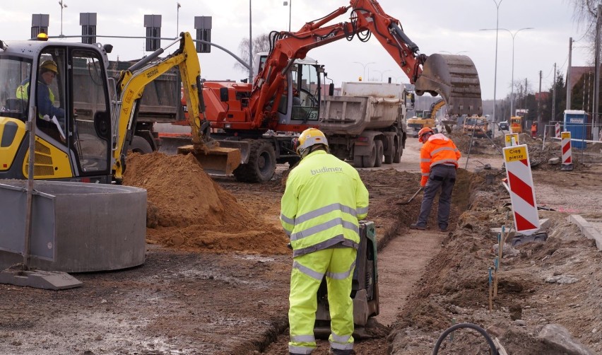 Chełm. Przebudowa  DK12 w granicach miasta przebiega sprawnie. Zobacz zdjęcia