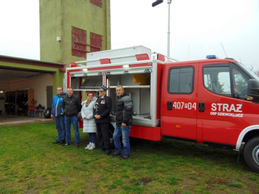 Ochotnicza Straż Pożarna w Dziewokluczu ma nowy wóz bojowy (ZDJĘCIA)