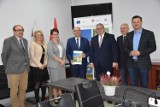 Gmina Wągrowiec: Podpisanie umowy w sprawie dofinansowania budowy drogi w Rudniczu 