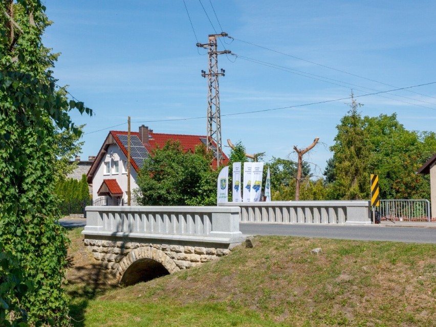 Most w Chróścinie (gm. Dąbrowa).