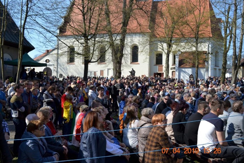 Tłumy w Górce Klasztornej. Odbyło się Misterium Męki Pańskiej [ZDJĘCIA]