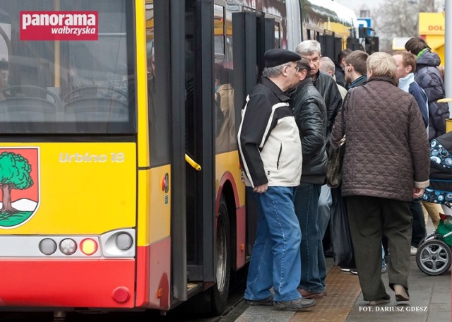 Od 1 kwietnia 2018 r. uruchomiona zostanie komunikacja miejska pomiędzy dzielnicą Podzamcze i stacją PKP Wałbrzych Szczawienko