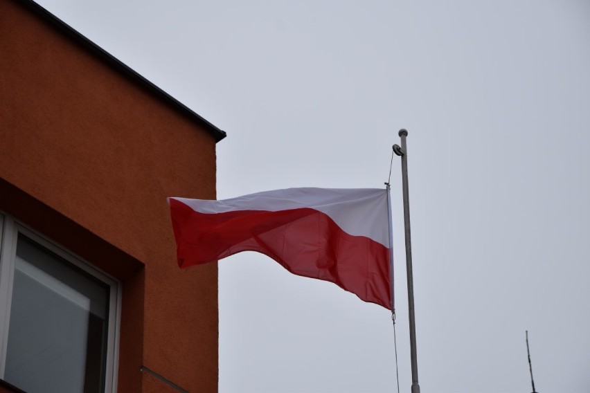 Dzień Flagi 2021 w Wejherowie. Biało-czerwone barwy ozdobiły centrum miasta| ZDJĘCIA