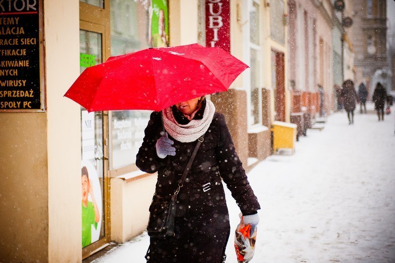 W Gnieźnie na ulicach dominowały dziś kolorwe parasole.