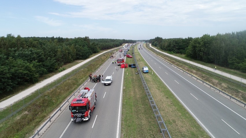 Śmiertelny wypadek i kolizje na drogach w Zduńskiej Woli w długi weekend