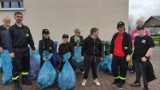 Wielkie sprzątanie Nieczajny w czynie społecznym. Sołtys Elżbieta Desperak oraz druhowie OSP Nieczajna zorganizowali akcję sprzątania wsi.