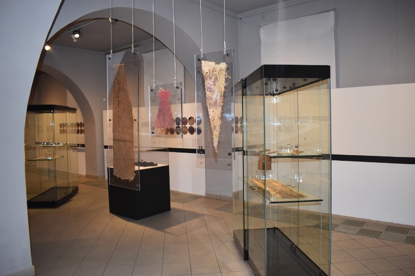 Zobacz nową wystawę "Zoom na archeologię" w Centrum Rysunku...