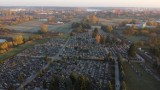 Cmentarz Komunalny w Wągrowcu z lotu ptaka. Jak wygląda przed Dniem Wszystkich Świętych?