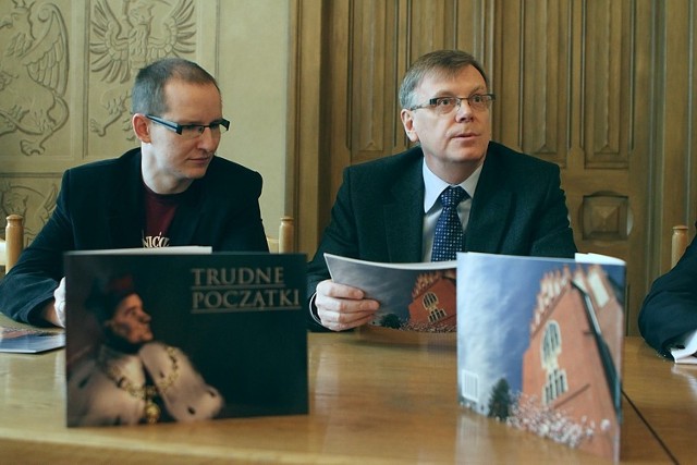 Na zdjęciu: pomysłodawca komiksu Aleksander Anikowski (po lewej) oraz autor scenariusza, dr Wojciech Streich (fot.Andrzej Romański)