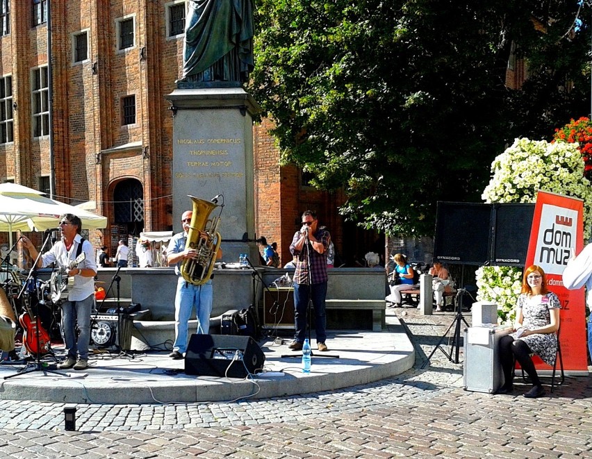 Koncert przy pomniku Kopernika inaugurował trzydniowy festiwal muzyki blues.