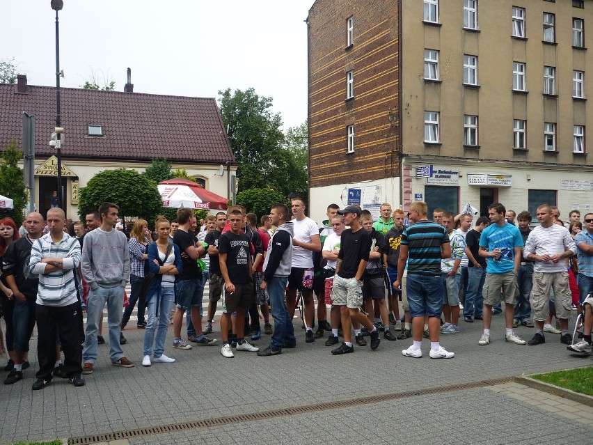 Protest przed Piekarskim Urzędem Miasta. Nie chcemy prohibicji!