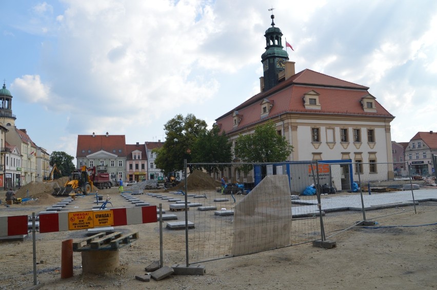 Rawicz. Prace idą pełną parą. Jak dziś wygląda rawicki rynek w trakcie rewitalizacji? [ZDJĘCIA - 27.06.2020]