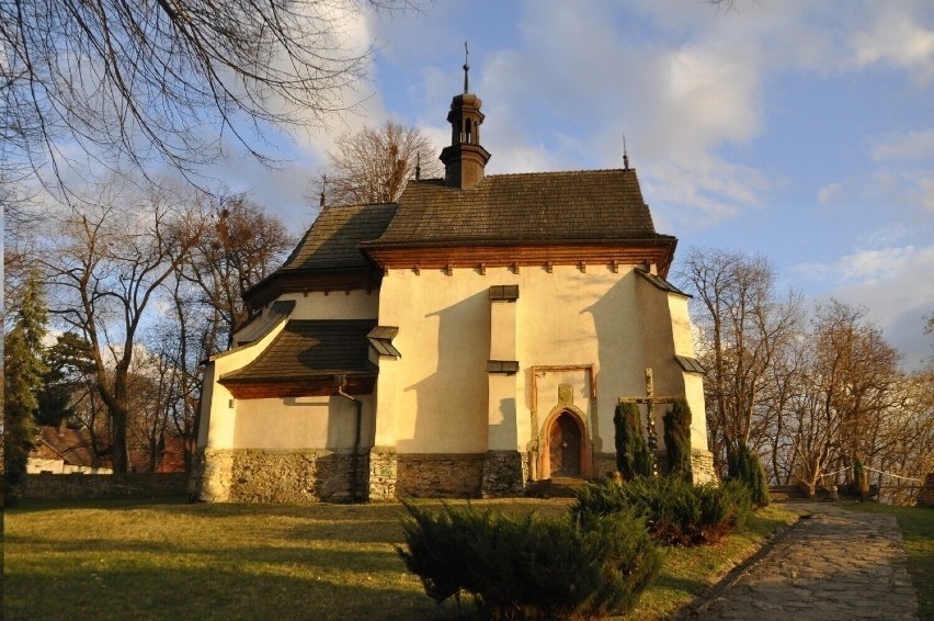 Kościółek w Zbyszycach czeka na remont, ale brakuje środków...