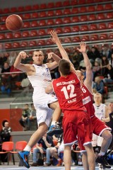 Koszykarze Górnika Trans.eu TWS Mazbud pokonali u siebie 74:62 Polonię Bytom