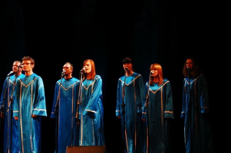 Chór Harfa i męska grupa wokalna Xcor z Wenezueli wystapili na koncercie w kwidzyńskim teatrze