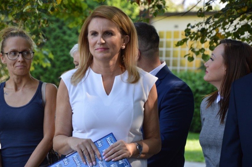 Wybory 2018 w Bełchatowie. Elżbieta Kudaj prezentuje swoich kandydatów na radnych